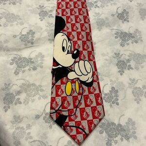 BALANCINE Inc. 100% Silk Hand Made Mickey Mouse Novelty TIE NWOT Beautiful